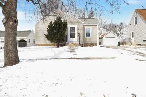 1023 W 10th Street, Cedar Falls, IA 50613