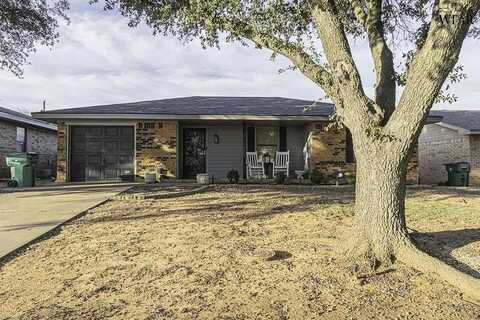 702 W LOUISA AVENUE, Iowa Park, TX 76367