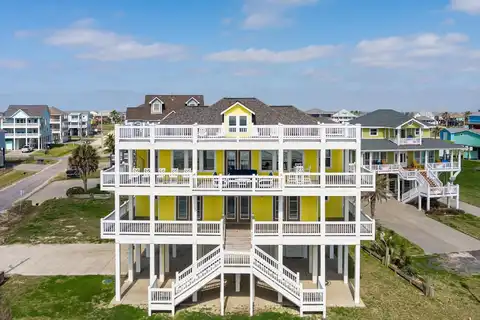 804 Eastview Dr., Crystal Beach, TX 77650