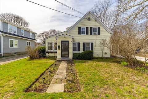 51 Chase Street, Hyannis, MA 02601