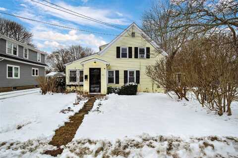 51 Chase Street, Hyannis, MA 02601