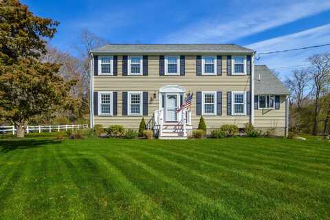 15 Marvin Circle, Falmouth, MA 02540