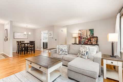 2615 Charing Road, Columbus, OH 43221