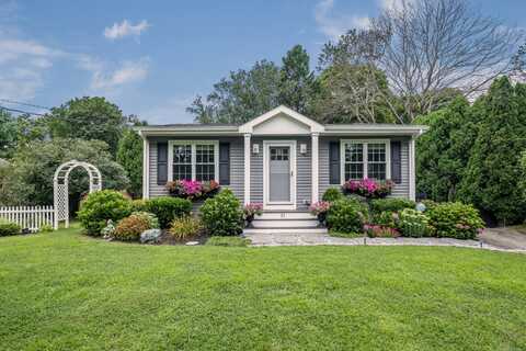 83 Scotland Avenue, Madison, CT 06443