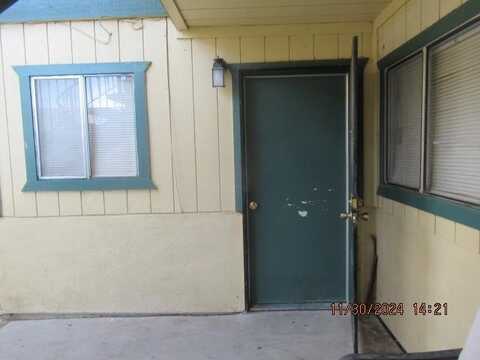 530 8th Street, Orange Cove, CA 93646