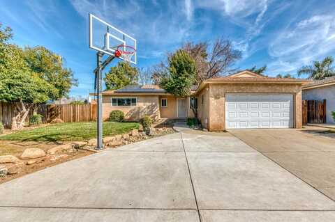 1731 Beverly Avenue, Clovis, CA 93611