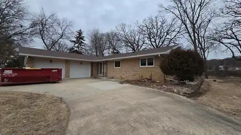 1784 Scenic Dr, Fort Dodge, IA 50501