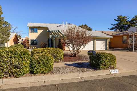 9605 LA PLAYA Street NE, Albuquerque, NM 87111