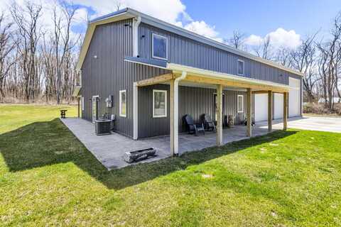 229 S Sutton Road, Jackson, MI 49203