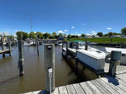 40 N Bailey Avenue, South Haven, MI 49090
