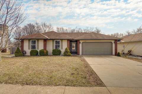 1218 N Hutchinson Avenue, Springfield, MO 65803