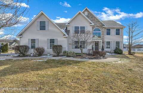 821 Saddle Loop Road, Abington, PA 18411