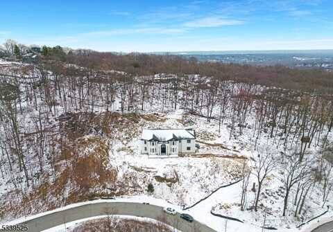 2 Quarry Mountain Ln, Montville, NJ 07045