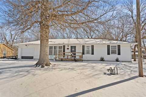 19865 S Chestnut Street, Spring Hill, KS 66083