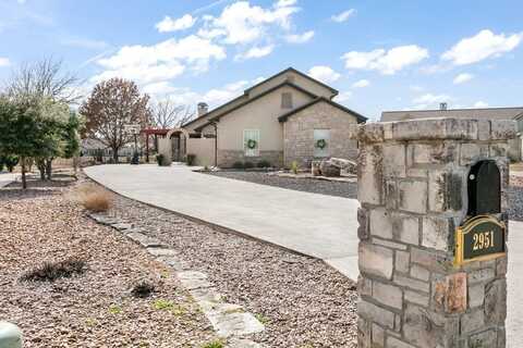 2951 Dry Hollow Drive, Kerrville, TX 78028