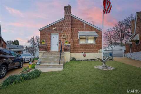 401 Winston Drive, Saint Louis, MO 63125
