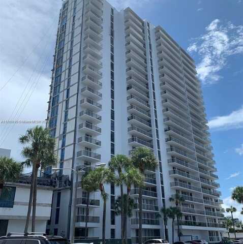3701 N Country Club Dr, Aventura, FL 33180