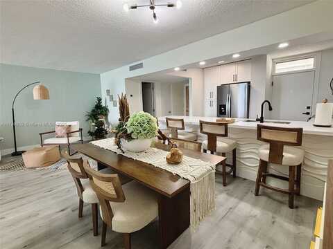 6450 Collins Ave, Miami Beach, FL 33141
