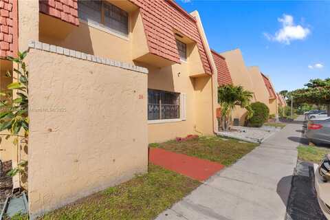 39 Canterbury Ln, Tamarac, FL 33319
