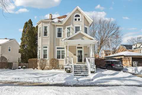 4631 N Oakland Ave, Whitefish Bay, WI 53211