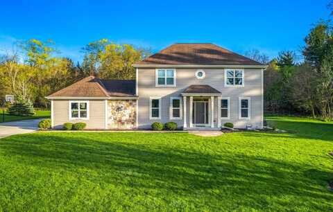 N25w27243 Orchard Ln, Pewaukee, WI 53072