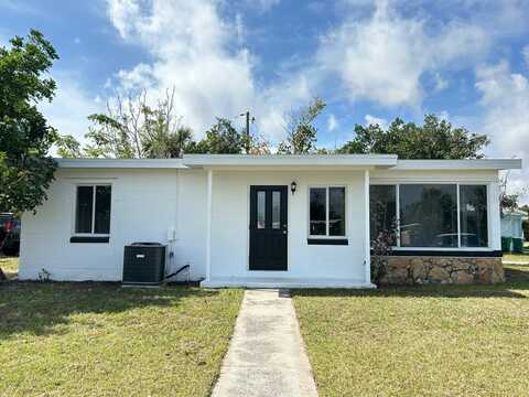 2289 DALLAS STREET, PORT CHARLOTTE, FL 33952
