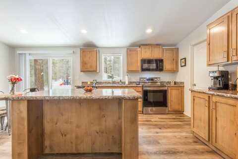 15360 Bear Street, La Pine, OR 97739