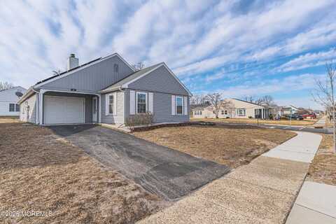 47 N Buckingham Drive, Manchester, NJ 08759