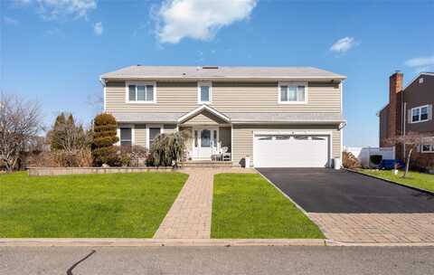 43 Oak Point Drive N, Bayville, NY 11709