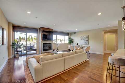 11023 Fruitland Drive, Studio City, CA 91604