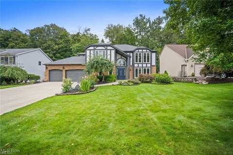 5581 Quail Run, North Olmsted, OH 44070