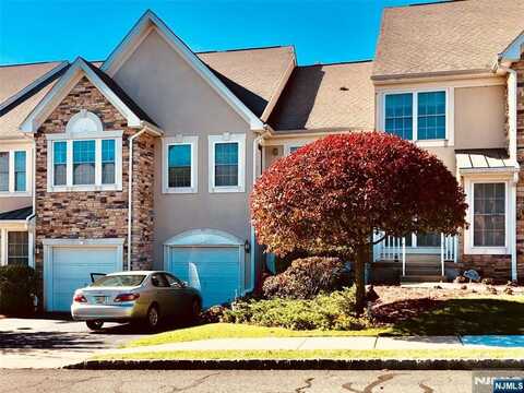 20 Magnolia Way, North Haledon, NJ 07508