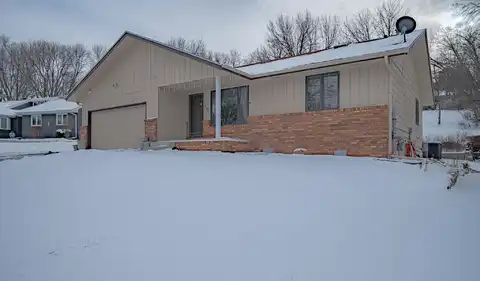 4108 HICKORY LN, Sioux City, IA 51106