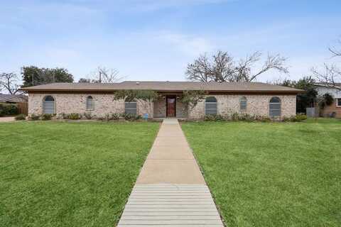 4104 Plantation Drive, Benbrook, TX 76116