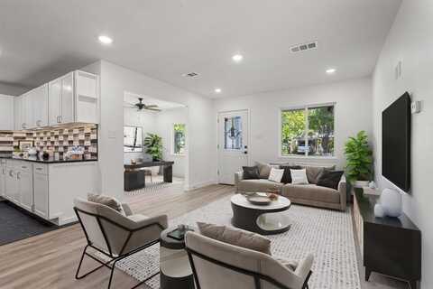 3026 Emmett Street, Dallas, TX 75211