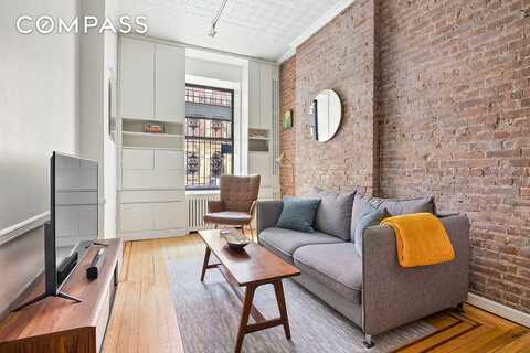 521 East 83rd Street, New York, NY 10028