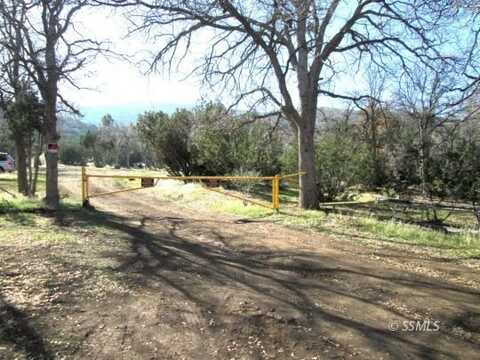 300 Poplar LN, Bodfish, CA 93205