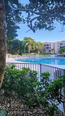 7688 S Trent Dr, Fort Lauderdale, FL 33321