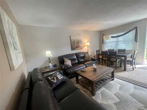 2050 NE 39th St, Lighthouse Point, FL 33064