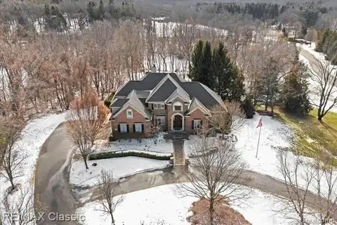 2833 STONE MEADOW Drive, Milford, MI 48380