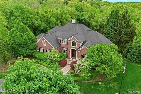 2833 STONE MEADOW Drive, Milford, MI 48380