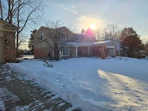 3123 ROLLING GREEN Circle S, Rochester Hills, MI 48309