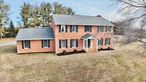 1000 Shawnee TRL, Troutville, VA 24175