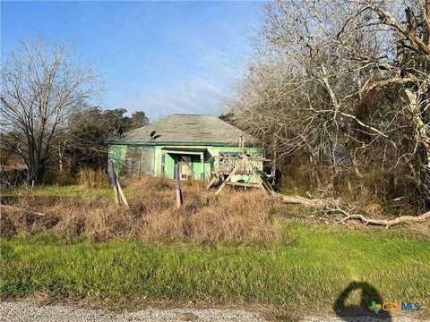 109 Horseshoe Bend, Goliad, TX 77963