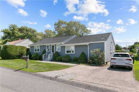 165 Reservoir Road, Middletown, RI 02842