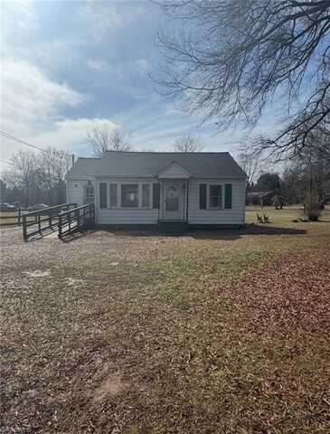 204 Ayersville Road, Mayodan, NC 27027