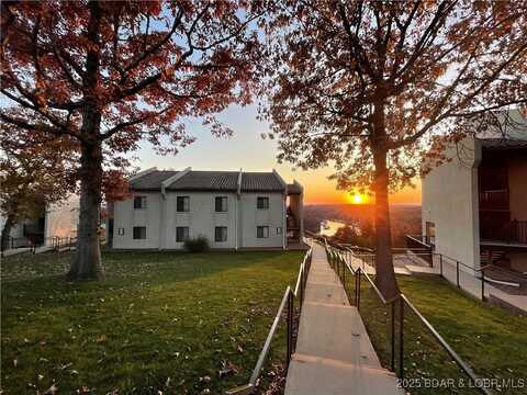 33 Monterey Drive, Lake Ozark, MO 65049