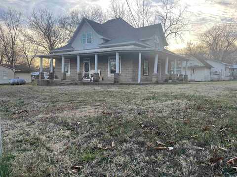 140 N Oak St, Salem, AR 72576