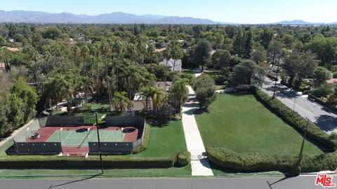 17545 Parthenia St, Sherwood Forest, CA 91325