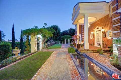 725 N Faring Rd, Los Angeles, CA 90077